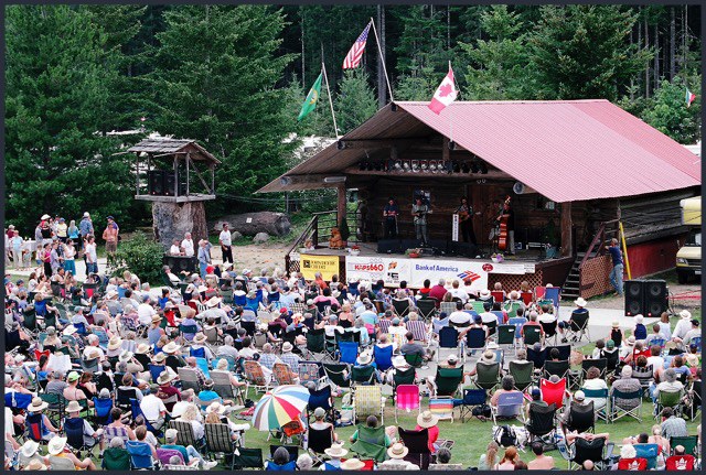 Pictures_from_Darrington_Bluegrass_Fest._2004_173border.jpg