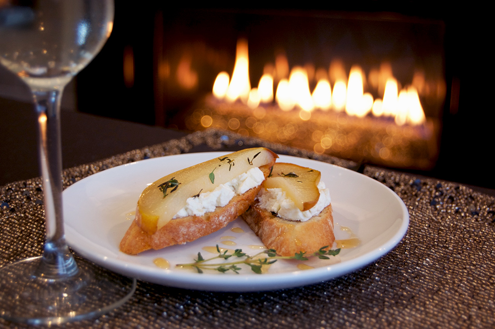 roasted_honey_thyme_pear_crostinis_evolving_plate_web.jpg